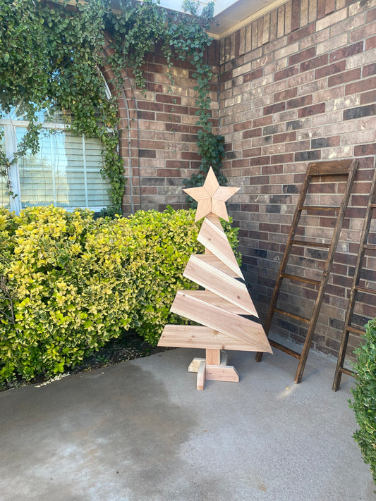 Decor WOOD CEDAR CHRISTMAS TREE local pick up