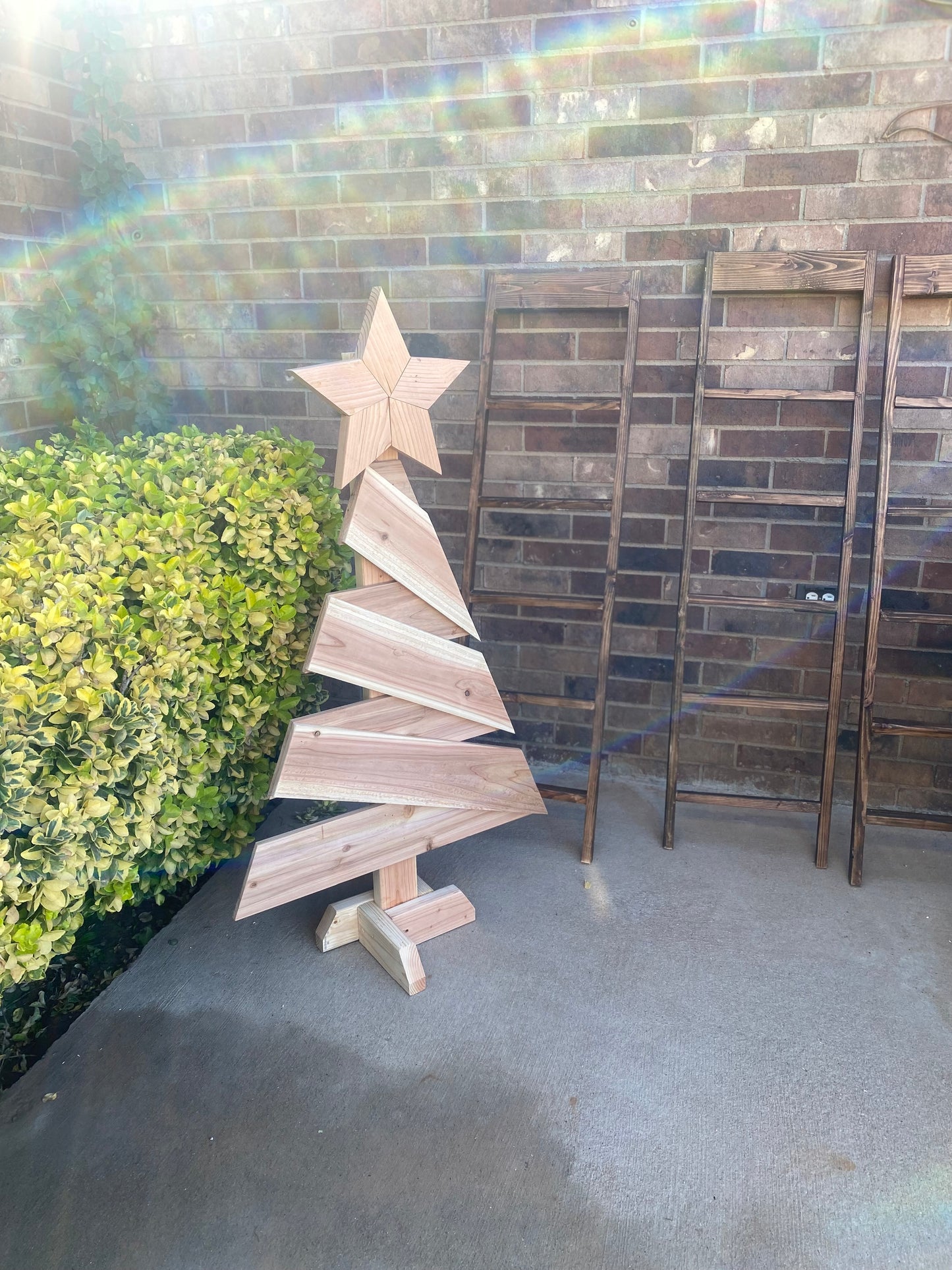 Decor WOOD CEDAR CHRISTMAS TREE local pick up